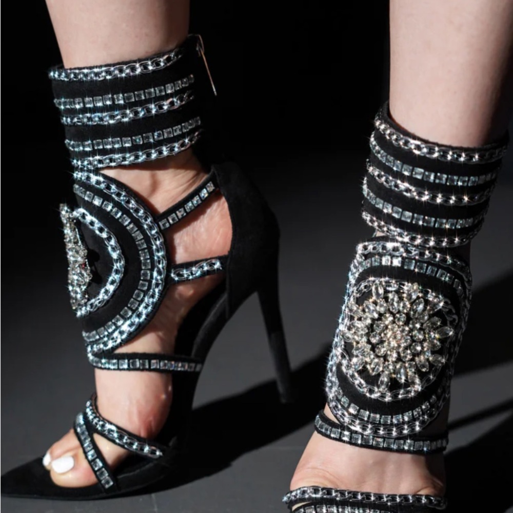 Cape Robbin NIB Clarysalyn heels in black.
